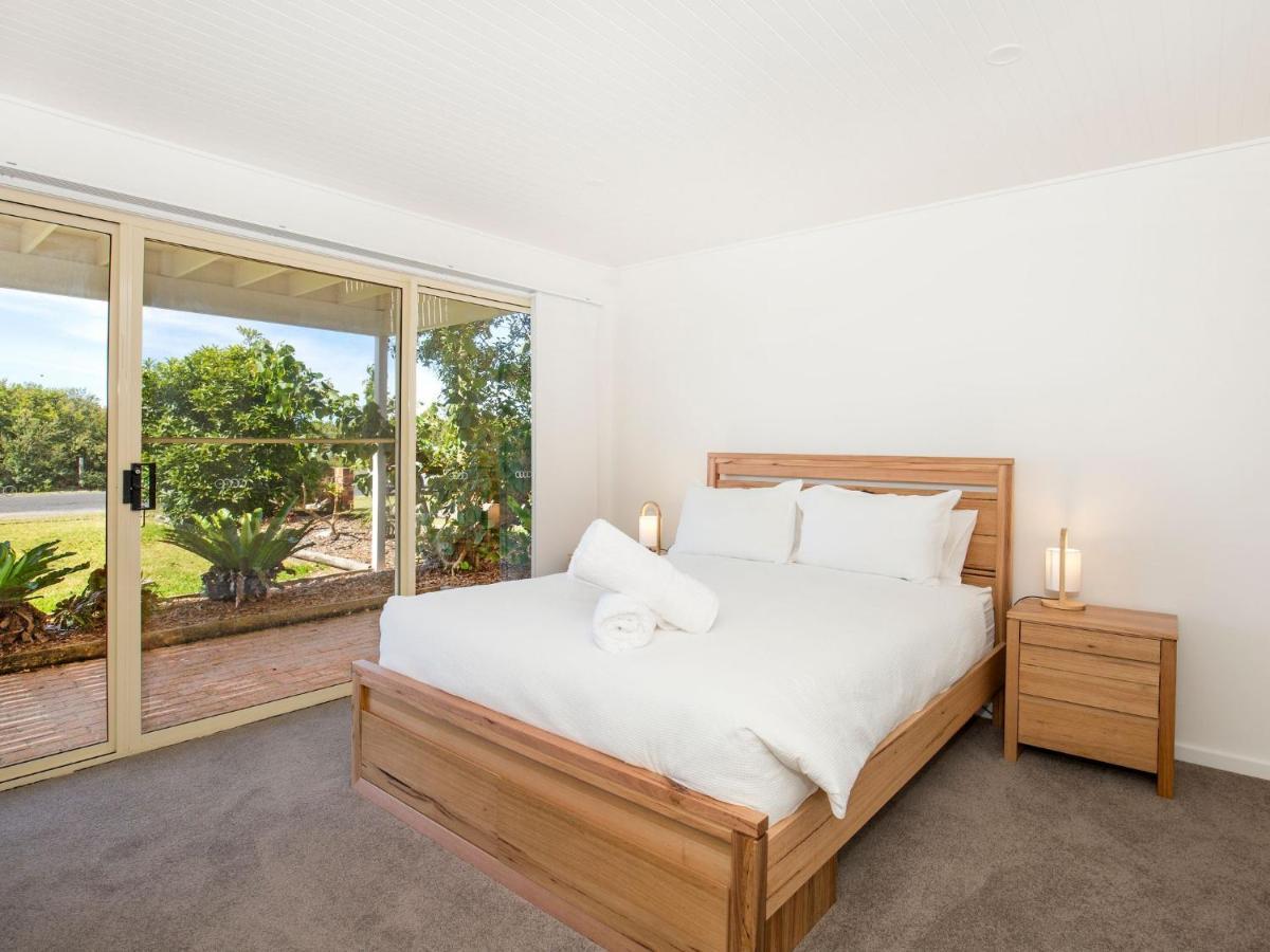 Peppertree Jervis Bay Pet Friendly Beachfront With Sea Views Holiday home *