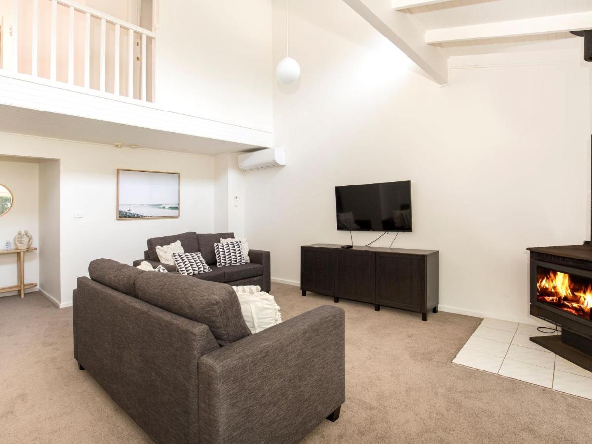 Peppertree Jervis Bay Pet Friendly Beachfront With Sea Views Holiday home