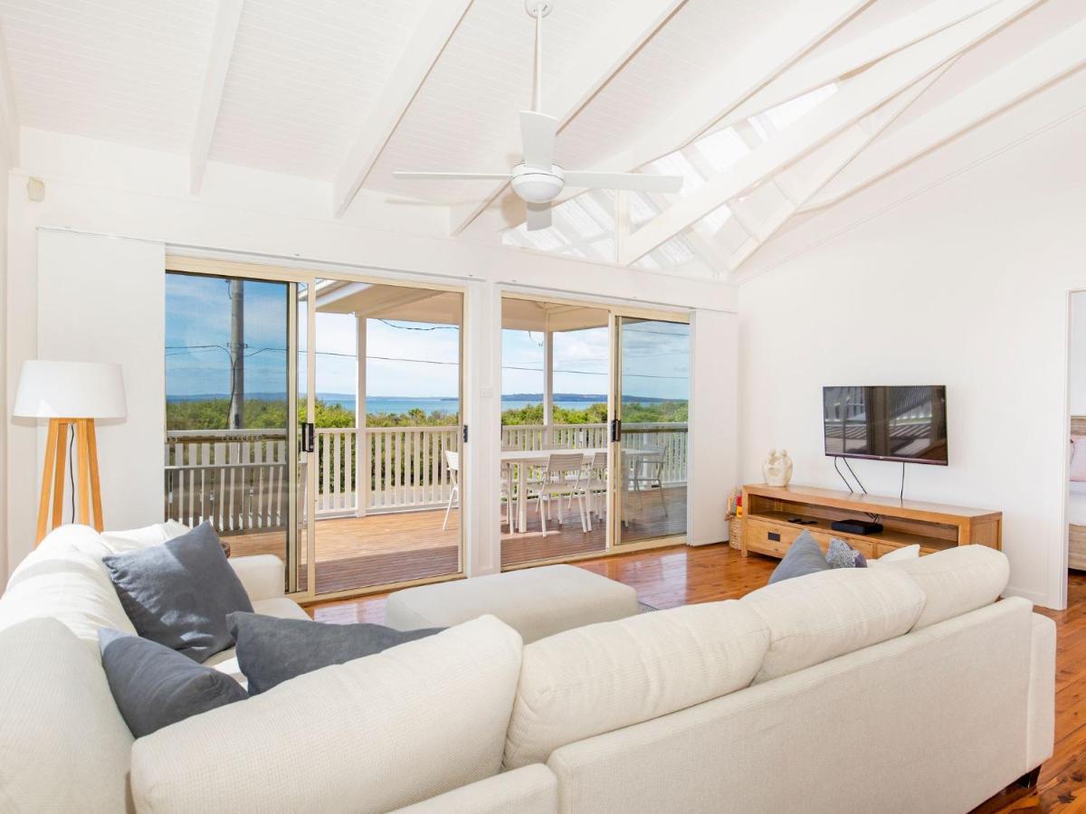 Holiday home Peppertree Jervis Bay Pet Friendly Beachfront With Sea Views *