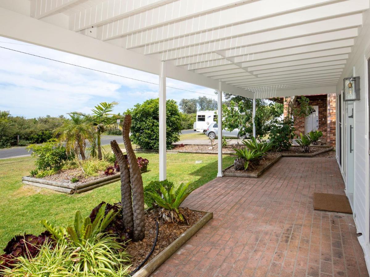 Holiday home Peppertree Jervis Bay Pet Friendly Beachfront With Sea Views Callala Beach