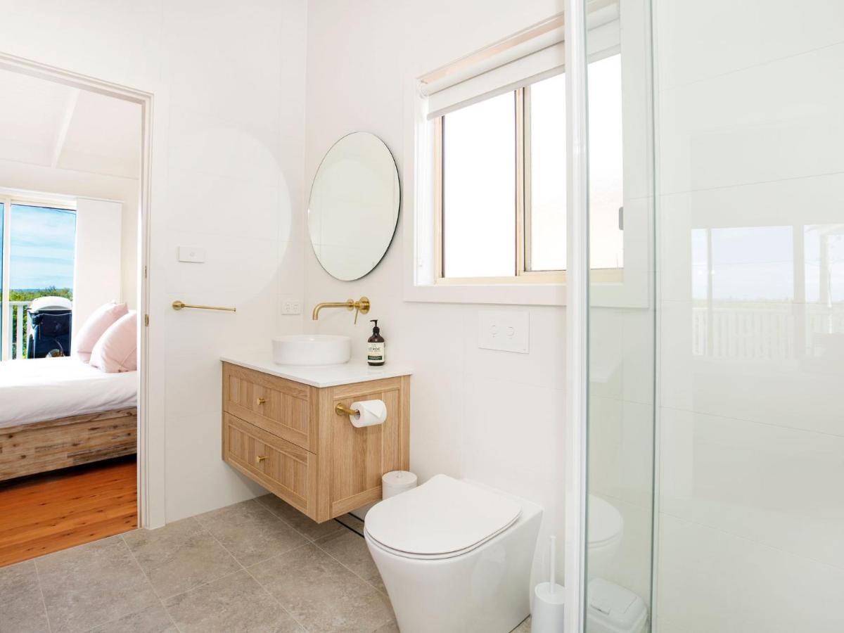 Holiday home Peppertree Jervis Bay Pet Friendly Beachfront With Sea Views *